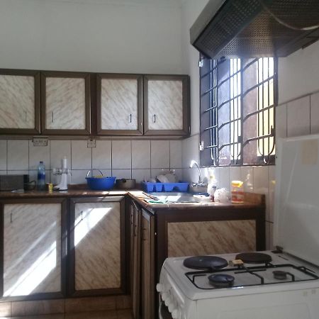 El Hope Lodge Dar es Salaam Bagian luar foto
