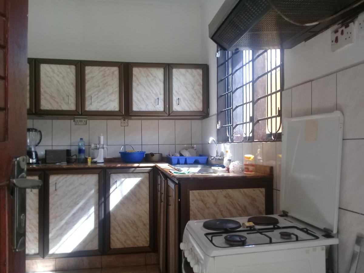 El Hope Lodge Dar es Salaam Bagian luar foto
