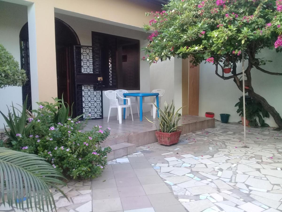 El Hope Lodge Dar es Salaam Bagian luar foto